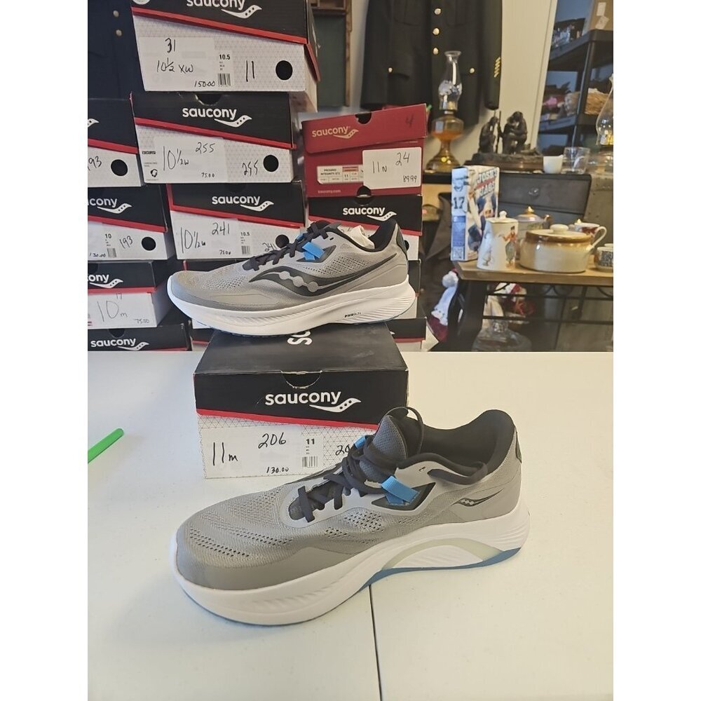 NEW! Men's SAUCONY GUIDE 15, S20684-15 Running Shoes Gray Black, Size 11M New